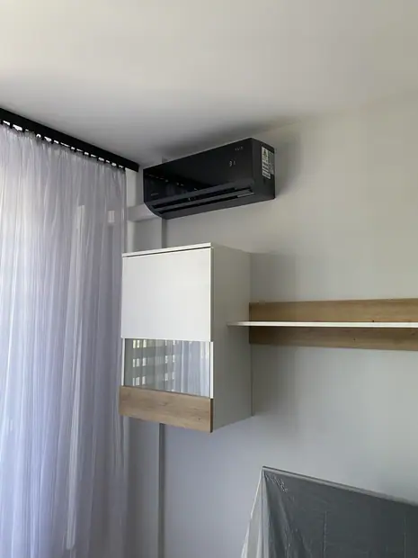 Jednostka wewnętrzna klimatyzacji zamontowana w pomieszczeniu – realizacja 7